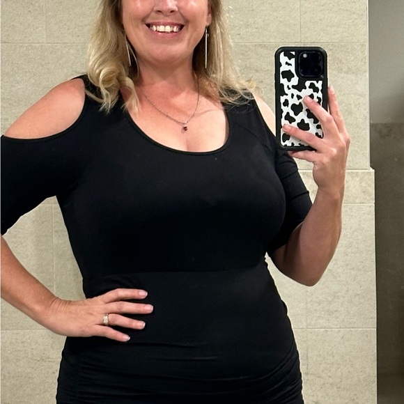 Meet your Posher, Tiffany - Picture 4 of 4